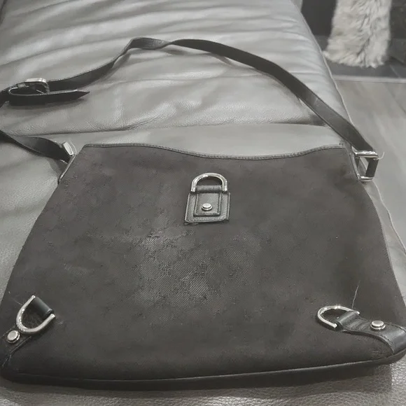 Gucci Canvas Abbey Elegant Black Crossbody Bag - Picture 2 of 9